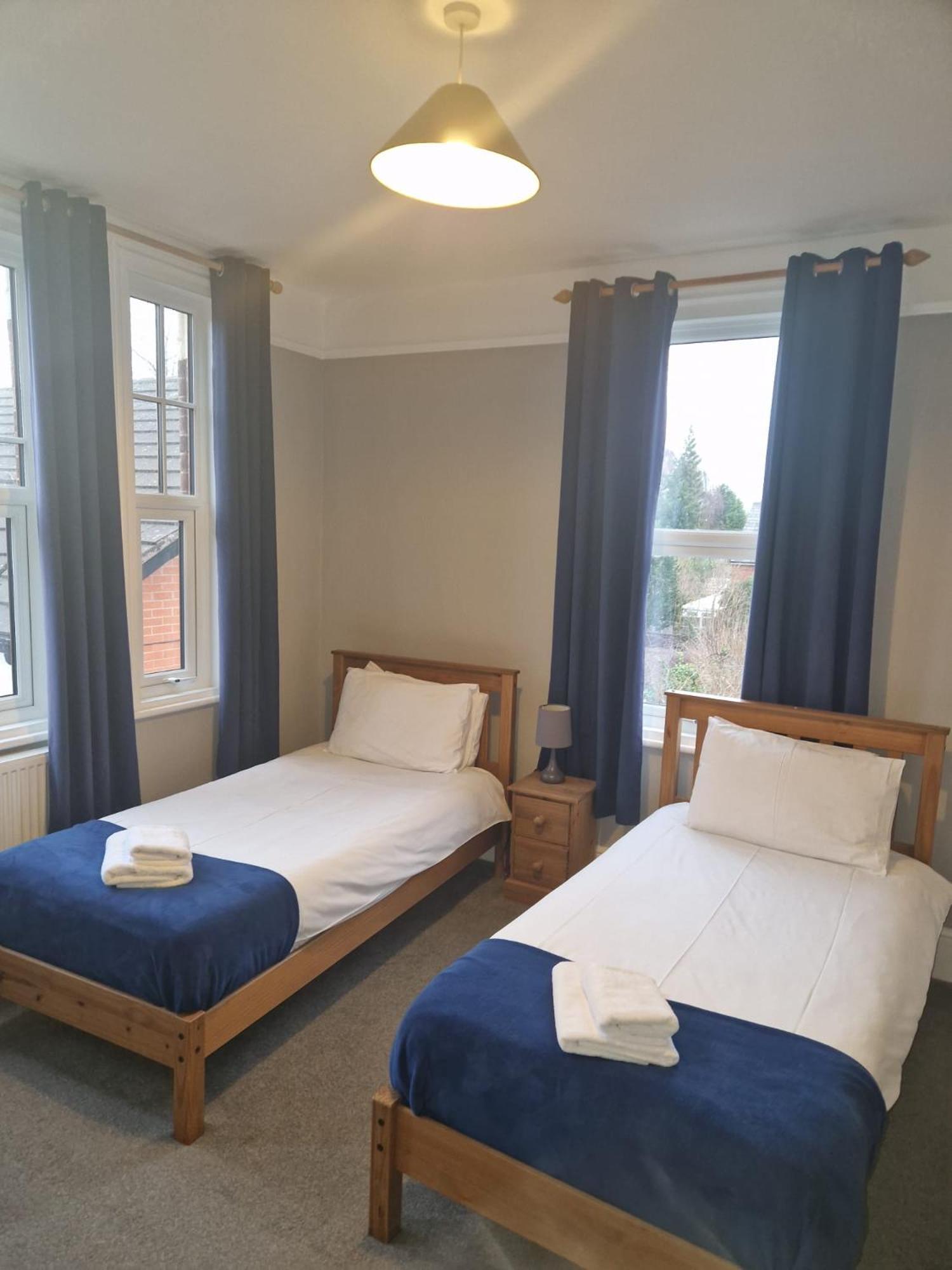Hereford - Falcon House - Spacious 5 Bedroom House With Games Room - Sleeps 14 Guests - Great Property For Family & Friends Gathering Together - Hosted By Rentmyhouse Eksteriør bilde