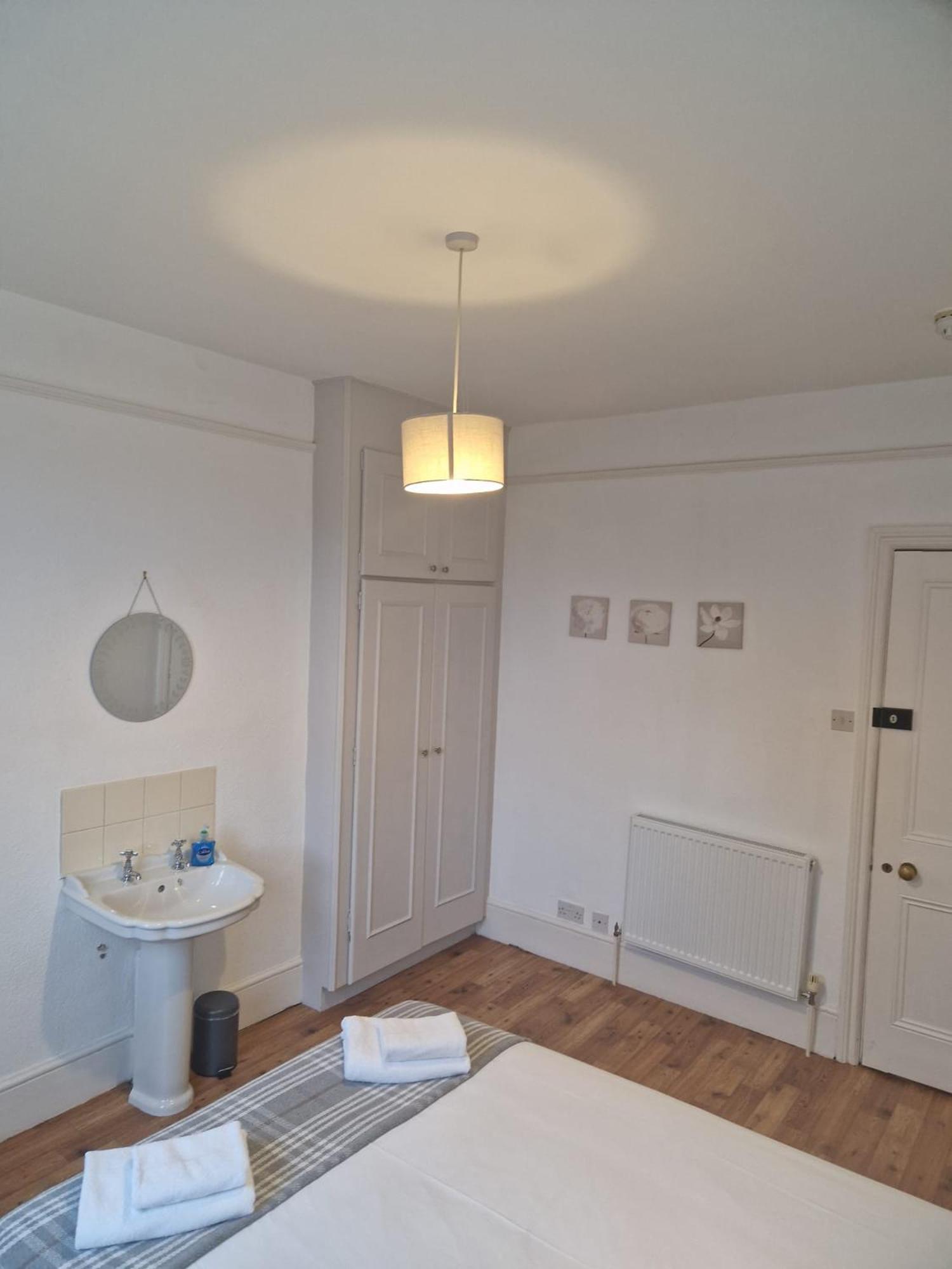 Hereford - Falcon House - Spacious 5 Bedroom House With Games Room - Sleeps 14 Guests - Great Property For Family & Friends Gathering Together - Hosted By Rentmyhouse Eksteriør bilde